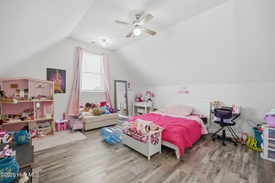 Stunning open-concept home with vaulted ceilings and abundant - photo 22