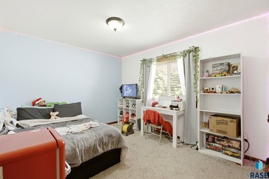 **** Sunday 6/21 Open House is cancelled per seller **** - photo 27