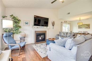 Beautiful TURNKEY all-brick, 3 bedroom, 2 bath home in the - photo 3