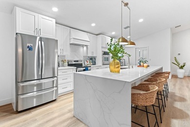 Prepare to be captivated by this stunning single-family home - photo 9