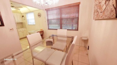 Welcome to this charming, BRIGHT CORNER, neat, two-bedroom - photo 8
