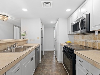 Exceptional third floor unit overlooking the Guadalupe River and - photo 11