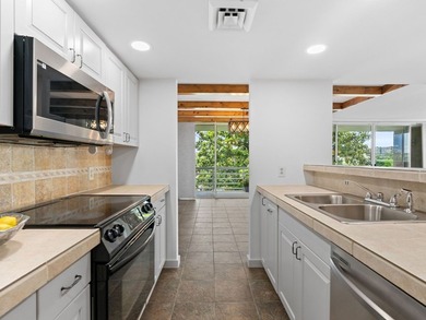 Exceptional third floor unit overlooking the Guadalupe River and - photo 12