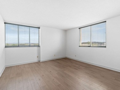 Exceptional third floor unit overlooking the Guadalupe River and - photo 20