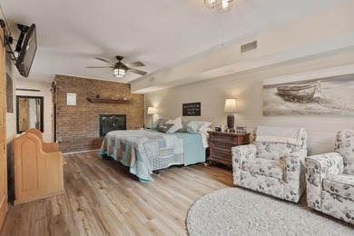 Discover a one-of-a-kind Lake Texoma retreat in the desirable - photo 30