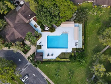 Corner 2-bedroom, 2-bath villa located in the desirable 55+ - photo 3