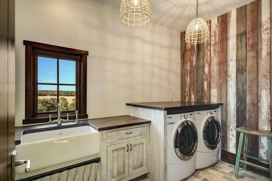 Welcome to a rare blend of bold Texas beauty & modern luxury - photo 15