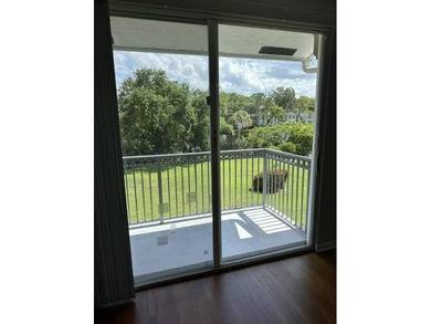 BEAUTIFUL 3 LEVEL TOWN HOME, OVERLOOKING A TRANQUIL LAKE, 2 - photo 15