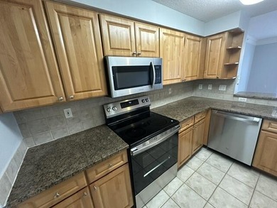 BEAUTIFUL 3 LEVEL TOWN HOME, OVERLOOKING A TRANQUIL LAKE, 2 - photo 19