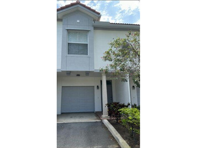 BEAUTIFUL 3 LEVEL TOWN HOME, OVERLOOKING A TRANQUIL LAKE, 2 - photo 20
