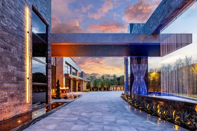 Welcome to Villa Skyfall by Aldo Stark - an iconic residential - photo 6