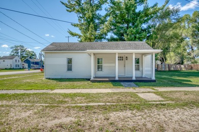 Muskegon River Home For Sale in Evart Michigan