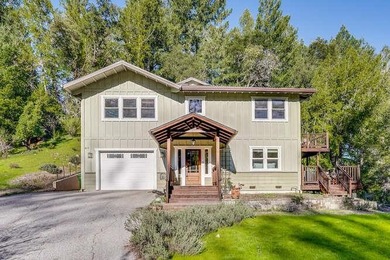 A true hidden gem built in 2005, this turnkey home combines - photo 1