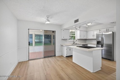 Open House everyday, call us for time! Beautifully updated home - photo 9