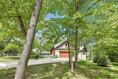 Welcome to this exceptional custom-built home, thoughtfully - photo 15