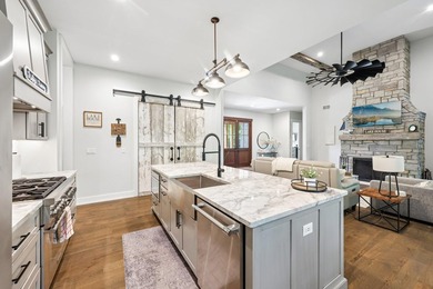 Welcome to this exceptional custom-built home, thoughtfully - photo 16