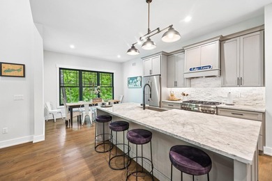 Welcome to this exceptional custom-built home, thoughtfully - photo 22