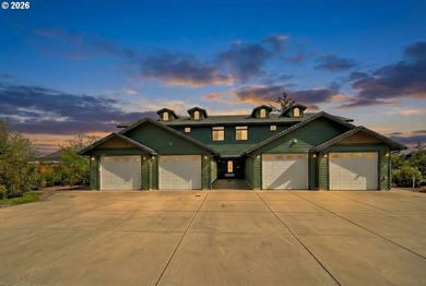 Siuslaw River Townhome/Townhouse For Sale in Florence Oregon