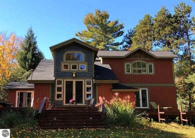 Come home to over half an acre surrounded by land that gives - photo 2