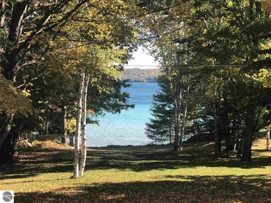 Come home to over half an acre surrounded by land that gives - photo 4
