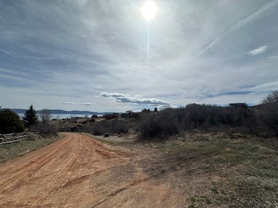 This is a rare opportunity to own three adjacent building lots - photo 3
