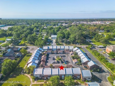 Well-maintained 2-bedroom, 1.5-bath condo offering comfort - photo 2
