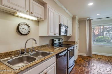 Well-maintained 2-bedroom, 1.5-bath condo offering comfort - photo 7