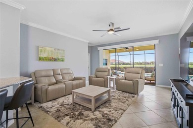 Stunning Lakefront Pool Home in Savanna at Lakewood Ranch - photo 13