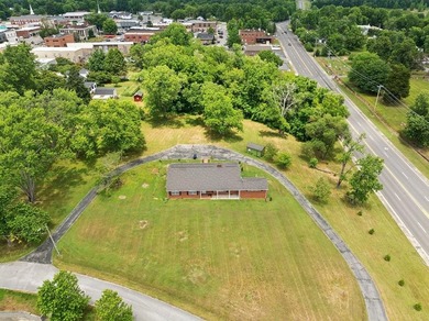 MOTIVATED SELLER, MAKE US AN OFFER! 3 BR/1.5 Bath Home on a - photo 1