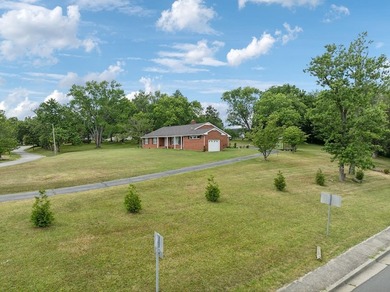 MOTIVATED SELLER, MAKE US AN OFFER! 3 BR/1.5 Bath Home on a - photo 2
