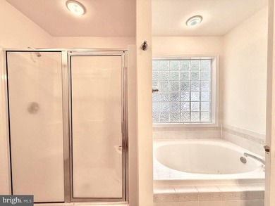 Live where you would want to vacation in this resort style - photo 23