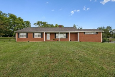 MOTIVATED SELLER, MAKE US AN OFFER! 3 BR/1.5 Bath Home on a - photo 6