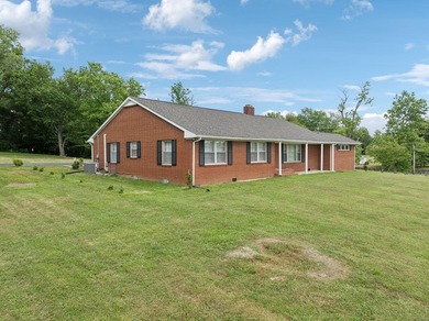 MOTIVATED SELLER, MAKE US AN OFFER! 3 BR/1.5 Bath Home on a - photo 7