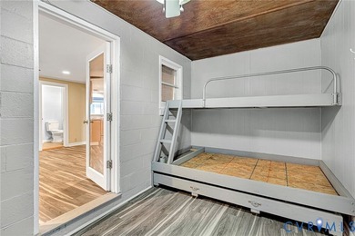 Renovated 4 Bedroom cottage in Rappahannock River Estates! Only - photo 33