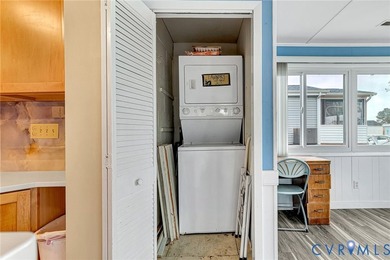 Renovated 4 Bedroom cottage in Rappahannock River Estates! Only - photo 35
