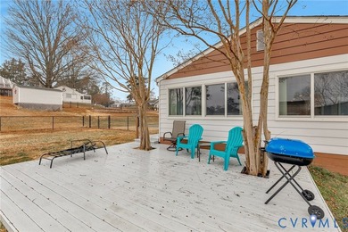 Renovated 4 Bedroom cottage in Rappahannock River Estates! Only - photo 39