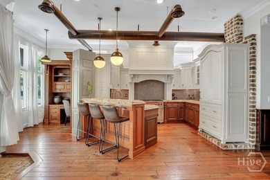 $130K+ Annual Income in Savannah's Historic District! This - photo 3