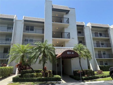 Lake Condo For Sale in Davie, Florida