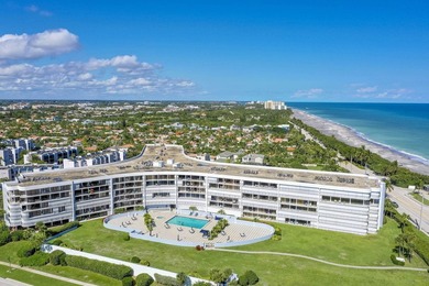 Location, Location, Location! Enjoy coastal living in this - photo 1