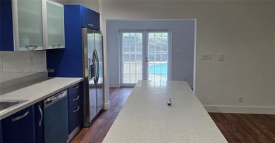 Lovely 4bed 3bth 2car garage home with screened-in pool on quiet - photo 16