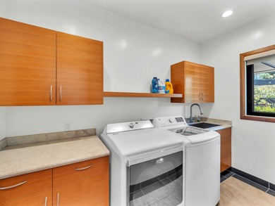Welcome to this beautifully crafted single-level custom home in - photo 17