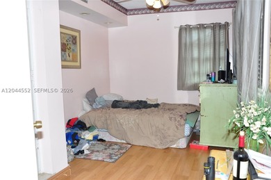 Nestled on a spacious corner lot, this charming 4 bedroom/2 - photo 18