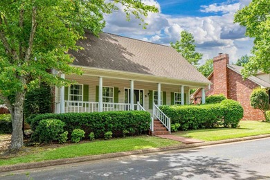 Welcome to your storybook retreat nestled in the beautiful - photo 3