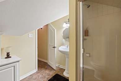 This is the ultimate example of family living! No detail was - photo 34