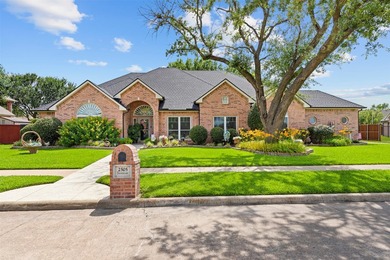 This is the ultimate example of family living! No detail was - photo 37
