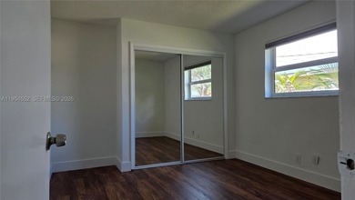 Lovely 4bed 3bth 2car garage home with screened-in pool on quiet - photo 41