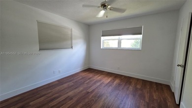 Lovely 4bed 3bth 2car garage home with screened-in pool on quiet - photo 48