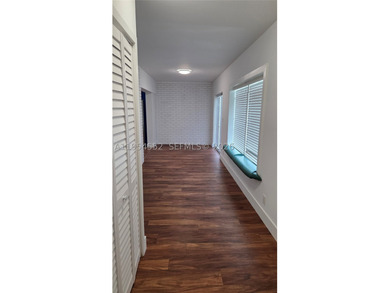 Lovely 4bed 3bth 2car garage home with screened-in pool on quiet - photo 50
