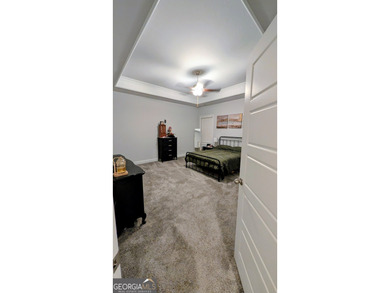 This spacious home features 5 bedrooms and 3 full bathrooms - photo 16