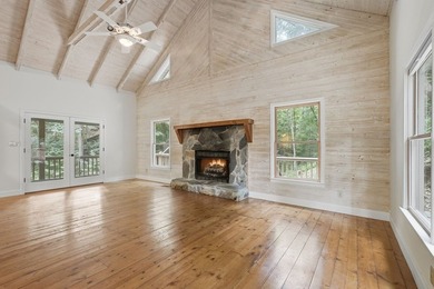 Welcome to your mountain retreat in the highly sought-after - photo 16